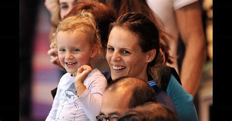 La nageuse laure manaudou à marseille le 6 octobre 2008 gerard julien afp/archives. Laure Manaudou, enceinte et tentée par un garçon : ''Manon ...