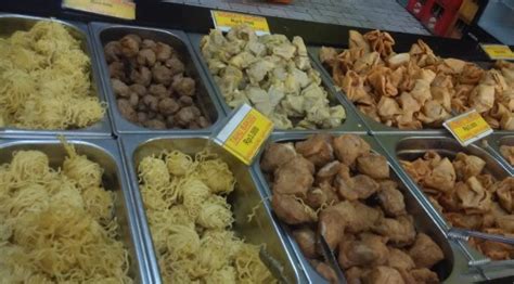 Bakso raksasa pondok gizi depok. 10 Tempat Kuliner Bakso enak di Semarang Terkenal