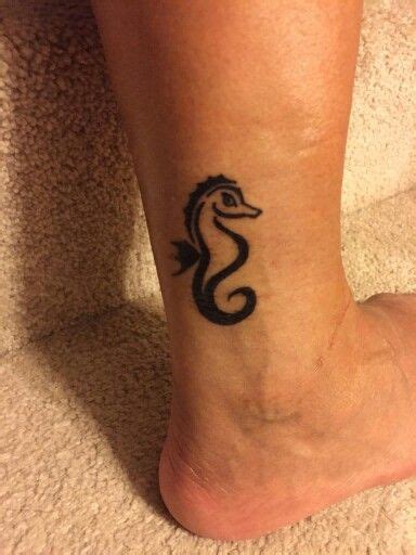 Several seahorse tattoo designs for girls. Seahorse | Henna tattoo wrist, Cousin tattoos, Life tattoos