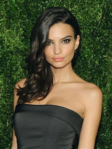 She's a model, actor, activist, and outspoken feminist. How to Look Like Emily Ratajkowski in 3 Easy Steps | Allure