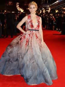 Countdown to mockingjay part 2 berlin world premiere with julianne moore & jennifer lawrence! Elizabeth Banks Wins the Hunger Games: Mockingjay Part 1 ...