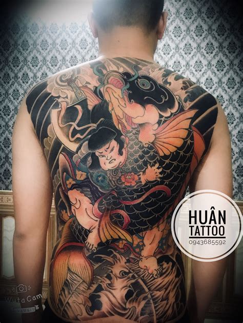 Tóc tiên khẳng định chỉ xăm những gì có ý nghĩa, liên quan đến bản thân lên cơ thể và xem các ký tự xăm ở cổ tay phải như lý tưởng sống của mình. Kín lưng nhật cổ | Hình xăm, Xăm, Lunge