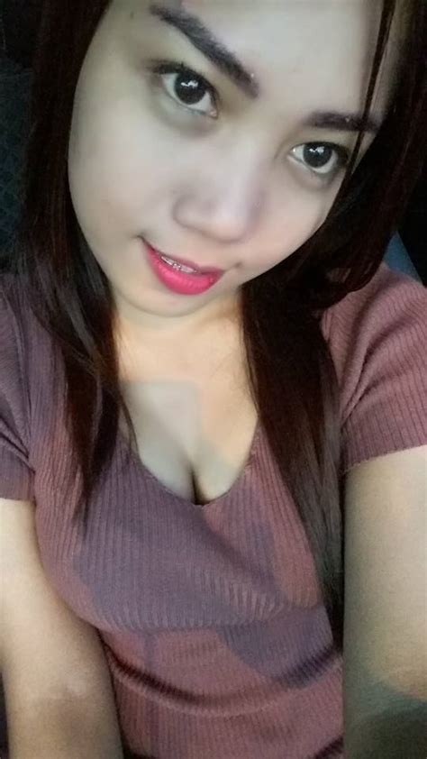 Alex tinggal dengan keluarganya tidak jauh dari tempat saya tinggal. Cerita Eksibisionis: YOLA ISTRI EKSIBISIONIS : Part 4