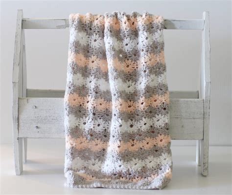 Cover baby up in a garden of crochet roses with this textured baby blanket pattern. 25 Crochet Baby Blanket Patterns for Spring | Daisy Farm ...