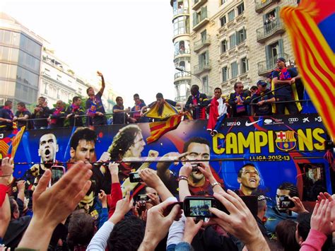 Pelatih asal belanda ini baru memberikan satu trofi, yakni copa del rey. Where Is Darren Now?: 2013 Barça La Liga Champions Parade