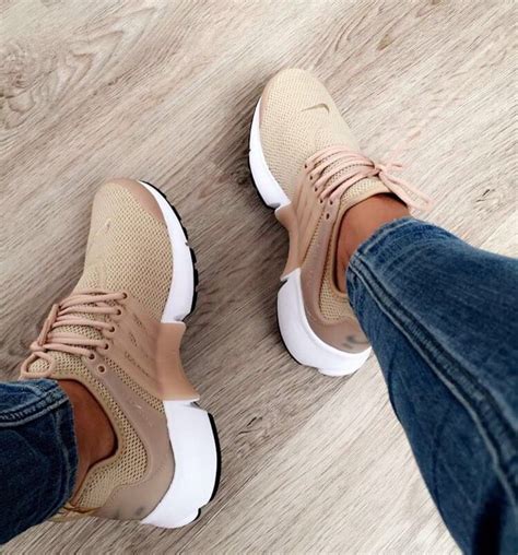 Online shop für nike schuhe 2021. Nike Air Presto in braun-beige/brown-creme // Foto ...