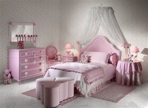 Testiere letto, armadi e guardaroba, cassettiere e comodini: Pin di Janice Campbell su All things pink (con immagini ...