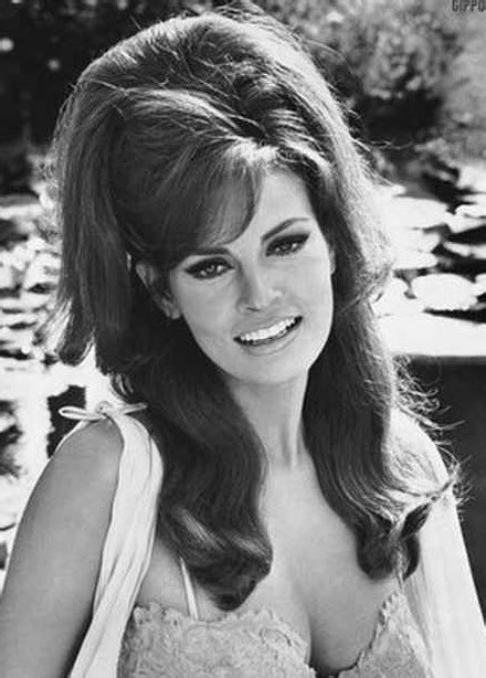 The mid 60s mods chose skinny slacks with loud plaid, check or stripe prints, or went all black for beatnik style. Retro 70's Hairstyles that are Back in Trend - Hairstyles ...