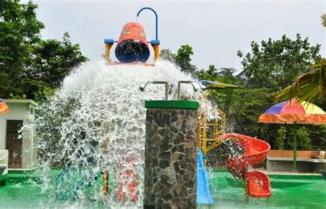 Harga tiket masuk wisata water blaster semarang. 11 Foto Bonbin Mangkang Semarang, Harga Tiket Masuk ...