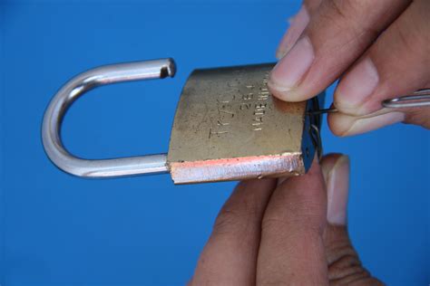 There is no upper size limit, but you want to make sure that the width is not slim enough that it will fit into the. How to Pick a Lock Using a Paperclip | Paper clip ...