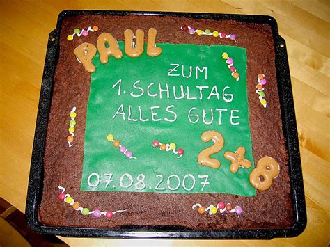 Mit farbigem fondant können sie schöne tortendeko zur einschulung selber machen und damit die torte, den kuchen oder ein anderes dessert dekorieren. Tafel - Kuchen zur Einschulung / zum Schulanfang von ...