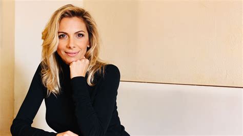 Simona branchetti approda a canale 5 nell'ottobre 2007, diventando un volto del tg5. Book Club • Fidenza Village