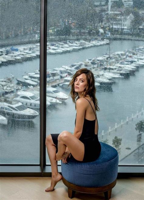 İstanbul üniversitesi amerikan kültürü ve edebiyatı bölümünden mezun. irem sak ile ilgili görsel sonucu | Kadın, Ünlüler, Yüzler