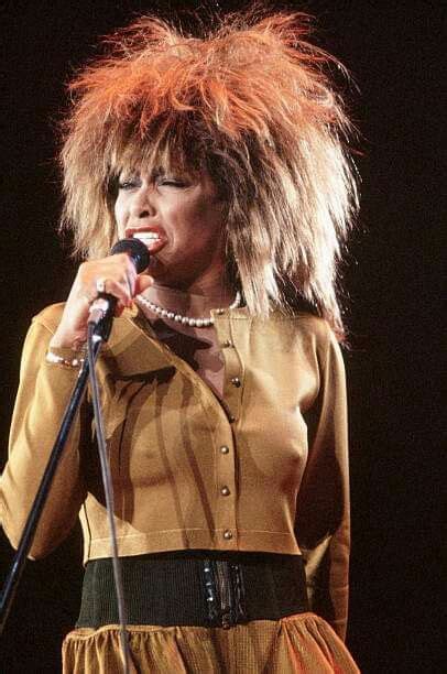 Tina turner (born anna mae bullock; Pin de Rafael Martins em Tina Turner em 2020