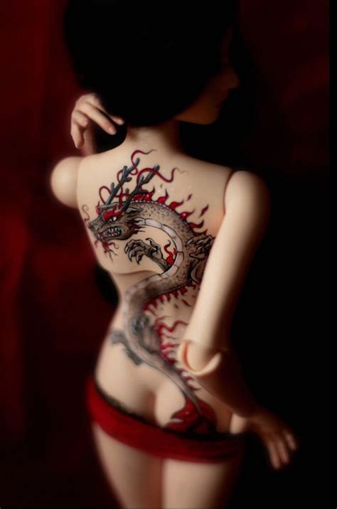 Capitaine de la sélection suédoise, caroline seger est l'une des quatre joueuses de l'équipe nationale à avoir eu le privilège. Dragon tattoo BJD | Tatuering