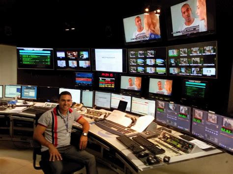 Tv globo nordeste é uma emissora de televisão brasileira sediada no recife, capital do transmite sua programação para 54 municípios do estado, juntamente com a tv asa branca e a tv grande. Programação Globo Nordeste - Globo Play Ao Vivo Chega Ao ...