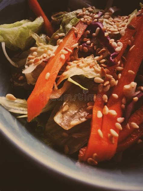 Per l'insalata giapponese occorre l'agar agar in filamenti, alghe wakame o altre alghe a scelta, la wakame seccata ha una colorazione molto bruna, ma una volta ammollata diventa di un bruno verdino. Insalata Sana Giapponese, Fungo Shimeji E Alghe E Wakame ...