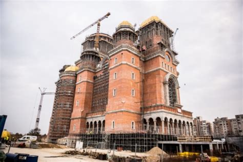 Catedrala mântuirii neamului (sau catedrala națională) este o biserică aflată încă în construcție, situată în bucurești, pe vechiul deal al arsenalului. Catedrala Mântuirii Neamului, ținta jignirilor pe Google ...