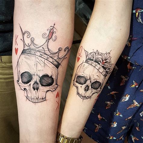 Certains couples sont si fusionnels qu'ils osent même le tatouage complémentaire ou tatouage de couple. 250 Matching Couples Tattoos That Symbolize Your Love ...