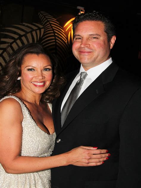 Полное имя — ванесса линн уильямс (vanessa lynn williams). Vanessa Williams and Husband Jim Skrip Celebrate Second ...