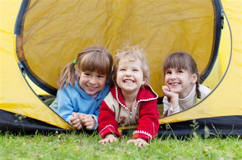 Ihr zelt garten sollte offensichtlich absolut perfekt ihrem zelte traum nahekommen, damit sie hinterher keinesfalls von ihrer neuanschaffung enttäuscht werden! Mit Kindern im Garten zelten - Ein spannendes Outdoor ...