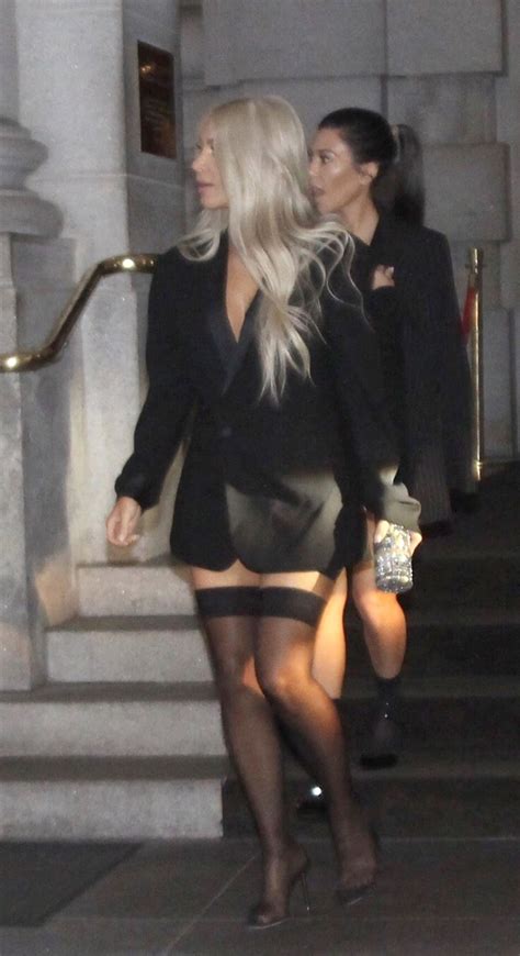 Welcome to pantyhoseposes.com your place of free galleries with girls who love to pose in their pantyhose! KIM KARDASHIAN Leaves Her Hotel in San Francisco 10/14/2017 | Kim kardashian, Kardashian, Kim k ...