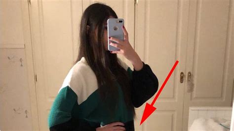 Selfie cantik marshanda disebut stres diminta berhijab. Tak Ada yang Aneh dengan Foto Selfie Cewek Ini, Tapi Bagian Bawahnya Mengejutkan