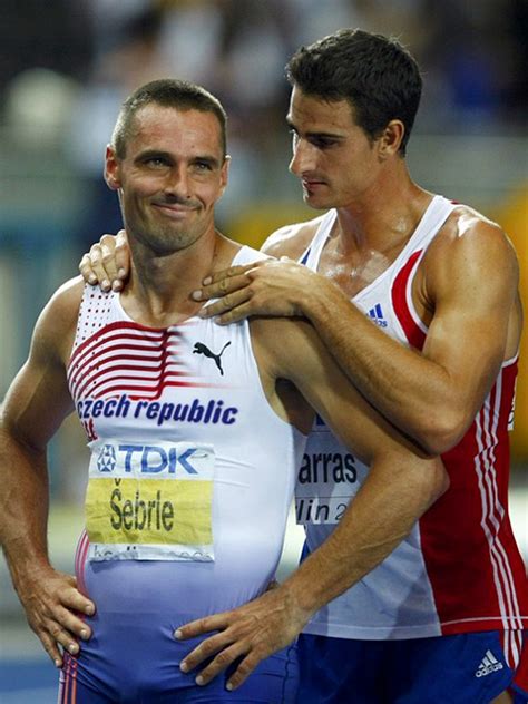 Football, basket ball, handball, volley ball, rugby, tous les sports sont sur rennes Man Friday - Renaud Lavillenie - Volare! Oh, oh!!