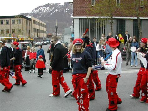 @zuccarello36 my daughter is riding her scooter on our local 17th of may parade and is ready!pic.twitter.com/txfsvufnw1. Tromsø Bordtennisklubb