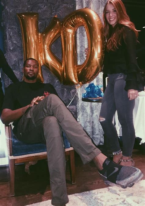 Kevin durant is one of biggest names in the nba but is the warriors star married or does he golden state warriors forward kevin durant has previously been engaged but he is not currently, nor. Kevin Durant's Girlfriend Identified? | Terez Owens - #1 ...