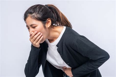 Setelah sahur jangan tidur lagi walaupun sederhana, cara ini sudah terbukti efektif hilangkan bau mulut. 10 Cara Menghilangkan Rasa Sakit Perut dengan Cepat dan ...