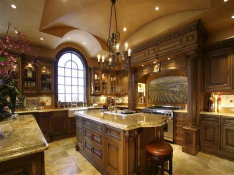 Tuscan decor is famous for its rich yellow, terra cotta and mossy green shades, so you'll want to look for accessories and decor pieces that incorporate these colors. 20 Gorgeous Kitchen Designs with Tuscan Decor