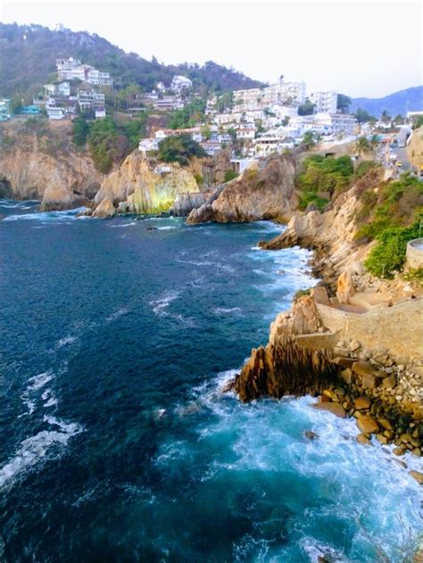 Haga clic aquí para ver una lista de atracciones cercanas que incluyen distancias y direcciones sobre cómo llegar desde la palapa. La Quebrada, Acapulco | Acapulco, Picturesque, Travel