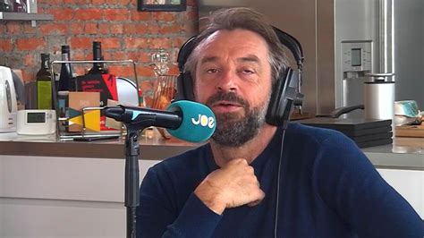 Heb je soms last van jaloezie? Tom Waes pleit voor EHBO-lessen op school: "Leren onze ...