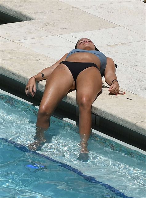 Movieclips 24.602.594 views8 years ago. Hot Oriana Sabatini In Bikini At The pool - Barnorama