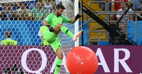 Alisson becker trauert um seinen vater, der in brasilien ertrunken ist. Brasiliens Torwart hat Wurzeln im Saarland