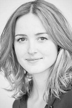 If you blinked you will have missed renate reinsve´s movie career until she became the undisputed breakout star of the cannes film festival. Tone Beate Mostraum Tone Beate Mostraum 人物介紹 - 電影神搜