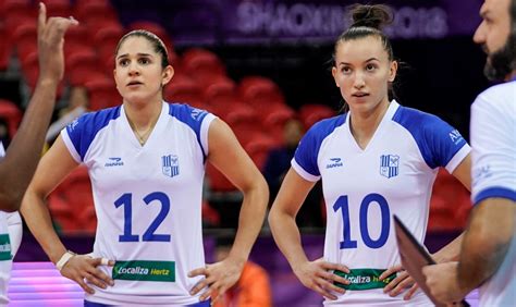 Sheilla castro de paula blassioli (born 1 july 1983 in belo horizonte) is a volleyball player from brazil, who represented her native country at the 2008 summer olympics and in the 2012 summer olympics. Minas não resiste e perde Natália e Gabi para o vôlei europeu