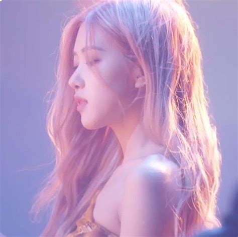 I do not own this video. 190405 BLACKPINK 'KILL THIS LOVE' COUNTDOWN VLIVE #ROSÉ ...
