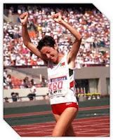 Começou no futebol clube da foz na primeira maratona olímpica que decorreu em los angeles em 1984, ganhou a medalha de bronze. O Palrador: Rosa Mota é madrinha da 1ª Eco-Maratona do Algarve