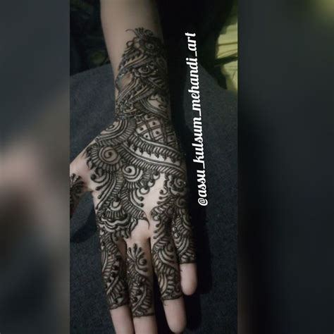 Temporary tattoos aren't just for kids! Pin by Khan Aasma on Places to visit | Hand henna, Hand ...