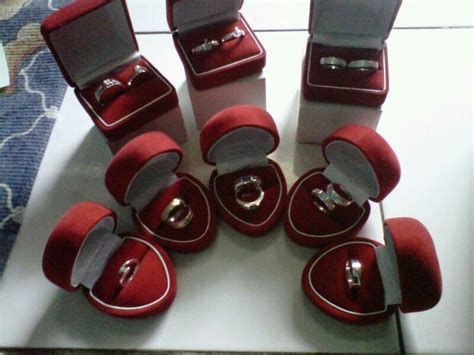 17 tren cincin pernikahan paling populer sepanjang masa unoviana kartika setiaunoviana kartika setia 22 okt 2017, 09:00 wib. Kami merupakan pengrajin cincin nikah, cincin tunangan ...
