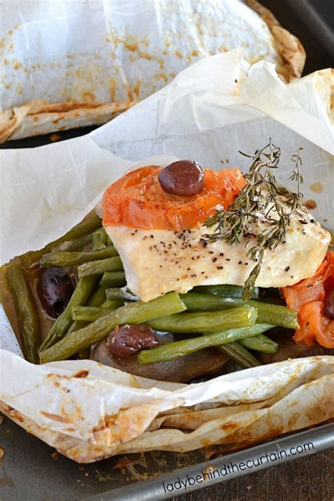 These panko baked chicken thighs are very crunchy and flavorful. Baked Chicken in Parchment Paper | Parchment paper chicken ...