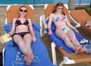 Cute girls at the pool Porn Pic - EPORNER