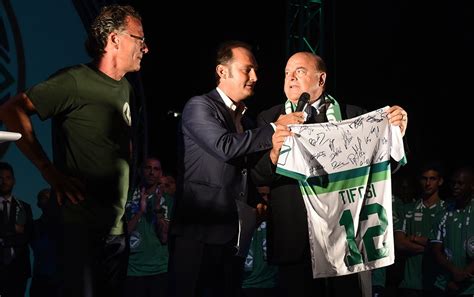 Il difensore era stato squalificato per due turni dopo il concitato finale di gara con la cavese. Maglie Avellino 2015-2016, torna lo stemma storico