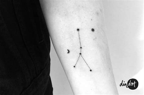 12 signs of zodiac in round frames, vector. CancerConstellation - Tattoo Pins | Tatouage cancer ...