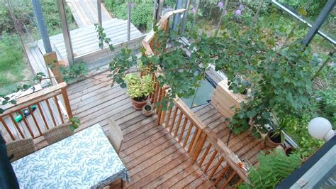 Hier kann man auf dem balkon oder in der wohnung die wichtigsten gewürze züchten. Öko-Paradies: Schweden bauen Wohnung im Gewächshaus ...