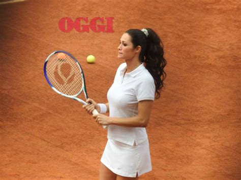 Quì trovate la lista dei programmi super tennis con orario di. Manuela Arcuri prende lezioni di tennis, ma il maestro ...