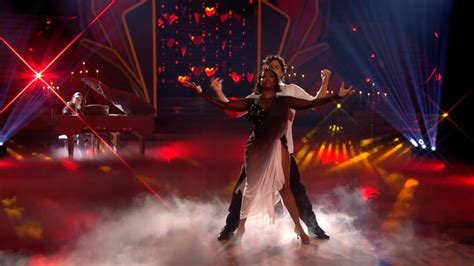 I'll be watching from home and by the power of technology. Let's Dance 2020: Motsi Mabuse tanzt im Finale zu ...