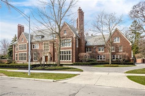 Situated along the southwestern shore of lake st. 315 Washington Rd, Grosse Pointe, MI 48230 in 2020 (With ...